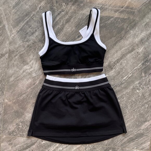 Alo Yoga solid color sports bra with logo + sports skirt, size S - Picture 1 of 4